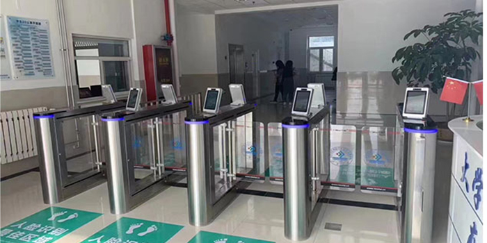 翼閘擺閘刷卡電源安裝在哪里？